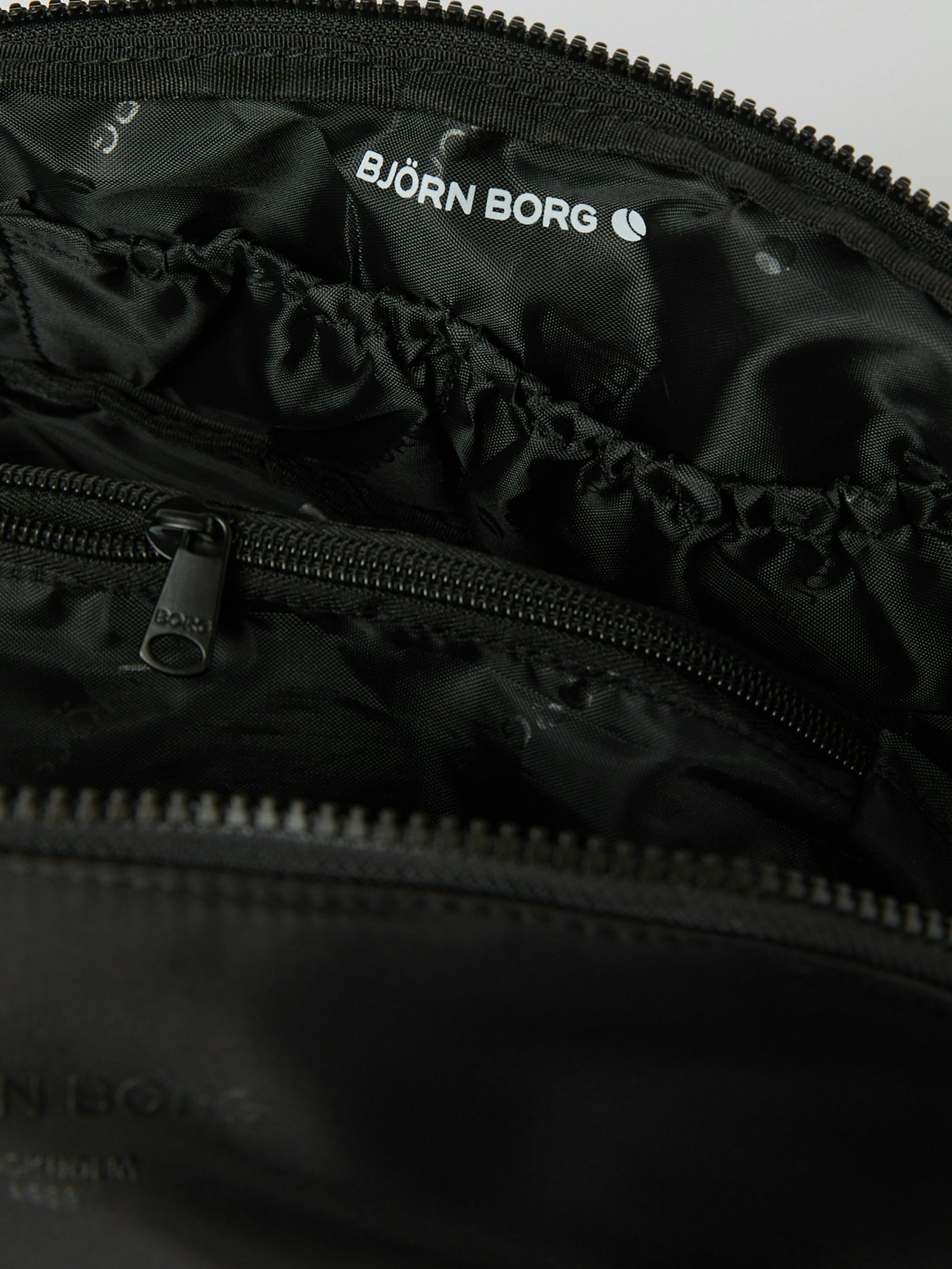 Borg Daily Wash Bag image 4