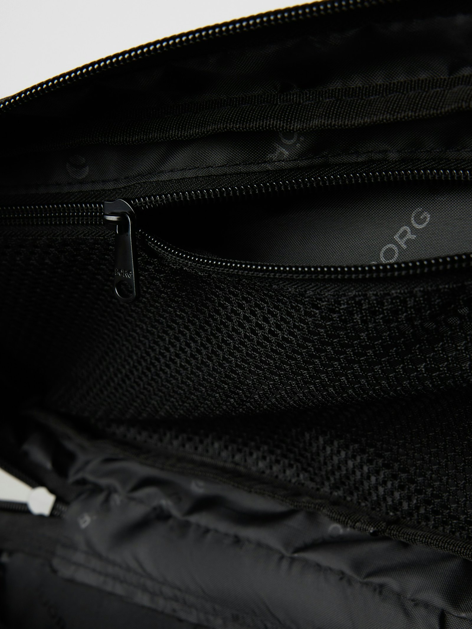 Travel Backpack M 22L image 4